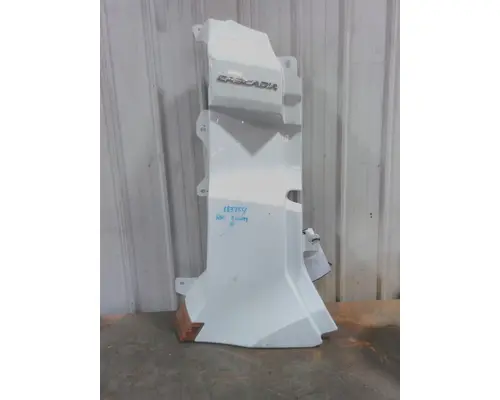 FREIGHTLINER CASCADIA 126 COWL