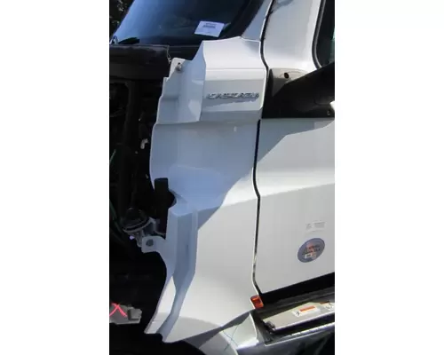 FREIGHTLINER CASCADIA 126 COWL