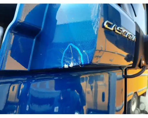 FREIGHTLINER CASCADIA 126 COWL