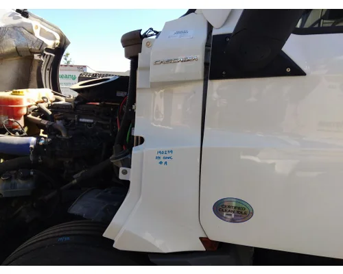 FREIGHTLINER CASCADIA 126 COWL