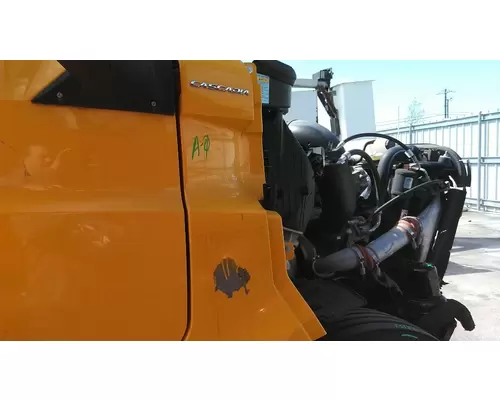 FREIGHTLINER CASCADIA 126 COWL