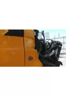FREIGHTLINER CASCADIA 126 COWL