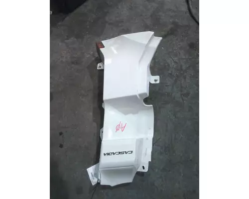 FREIGHTLINER CASCADIA 126 COWL