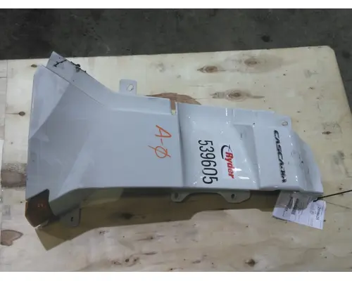 FREIGHTLINER CASCADIA 126 COWL