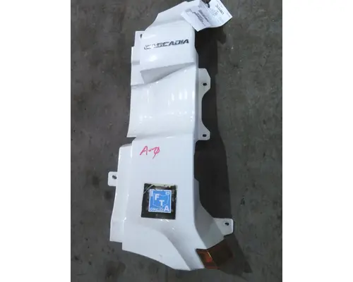 FREIGHTLINER CASCADIA 126 COWL