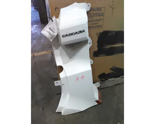 FREIGHTLINER CASCADIA 126 COWL