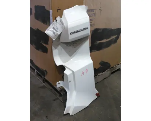 FREIGHTLINER CASCADIA 126 COWL