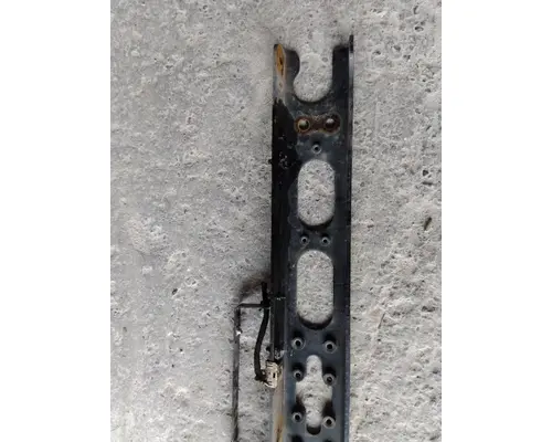 FREIGHTLINER CASCADIA 126 CROSSMEMBER