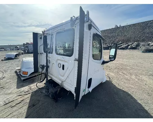 FREIGHTLINER CASCADIA 126 Cab