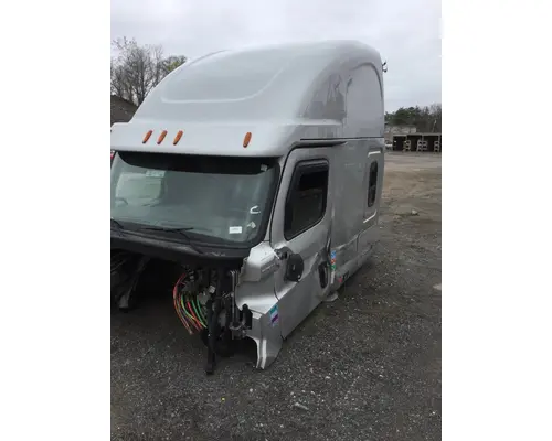 FREIGHTLINER CASCADIA 126 Cab