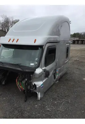 FREIGHTLINER CASCADIA 126 Cab