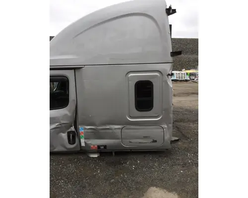 FREIGHTLINER CASCADIA 126 Cab