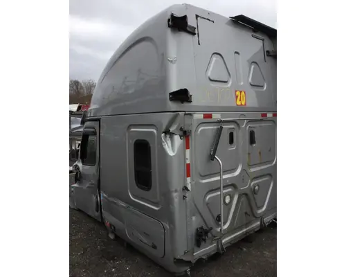 FREIGHTLINER CASCADIA 126 Cab