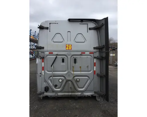 FREIGHTLINER CASCADIA 126 Cab