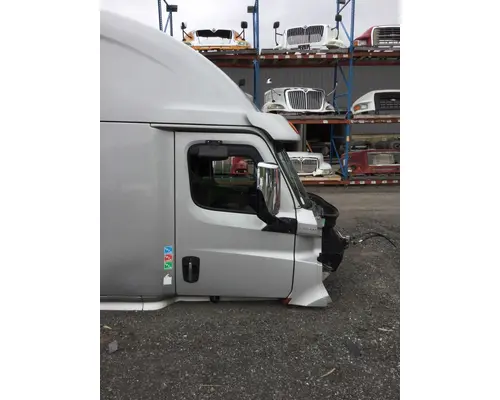 FREIGHTLINER CASCADIA 126 Cab