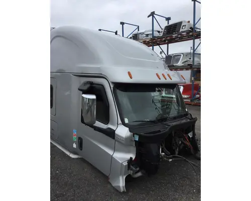 FREIGHTLINER CASCADIA 126 Cab