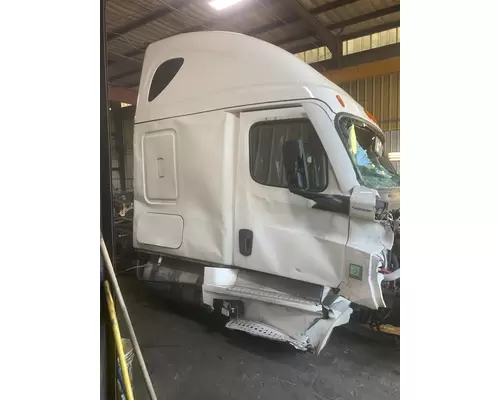 FREIGHTLINER CASCADIA 126 Complete Vehicle