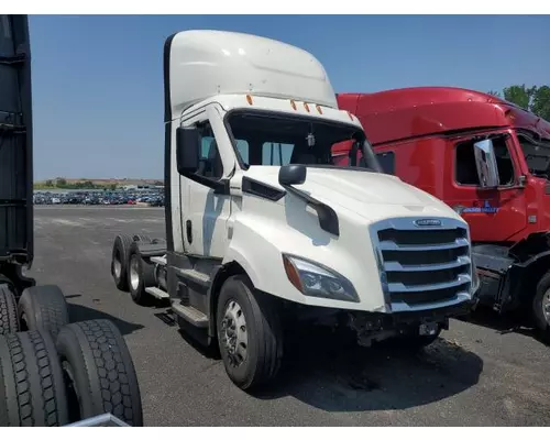 FREIGHTLINER CASCADIA 126 Complete Vehicle