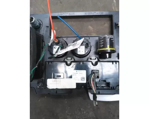 FREIGHTLINER CASCADIA 126 DASH PANEL