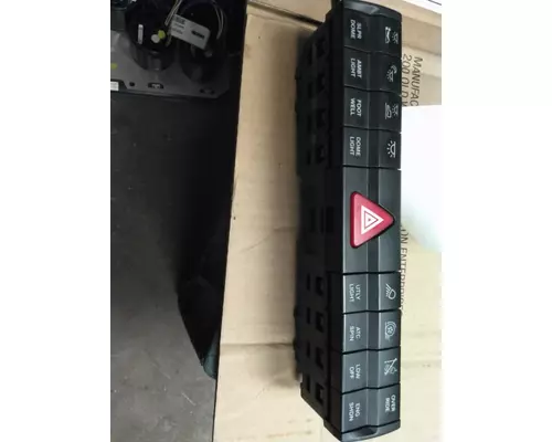FREIGHTLINER CASCADIA 126 DASH PANEL