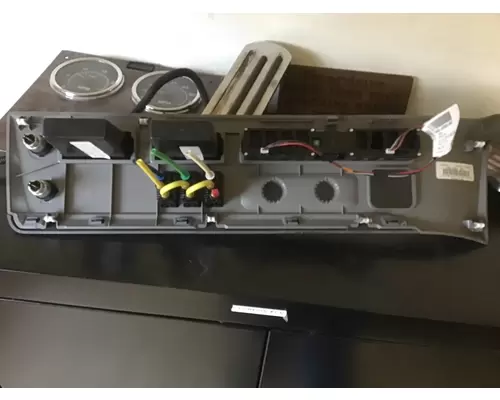 FREIGHTLINER CASCADIA 126 DASH PANEL