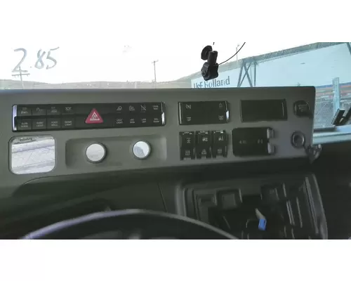 FREIGHTLINER CASCADIA 126 DASH PANEL