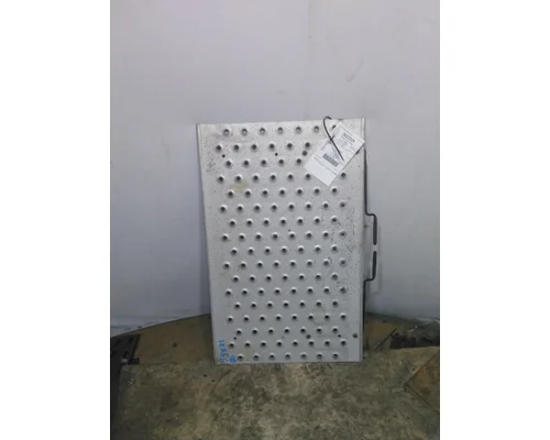 FREIGHTLINER CASCADIA 126 DECK (CATWALK) STEP