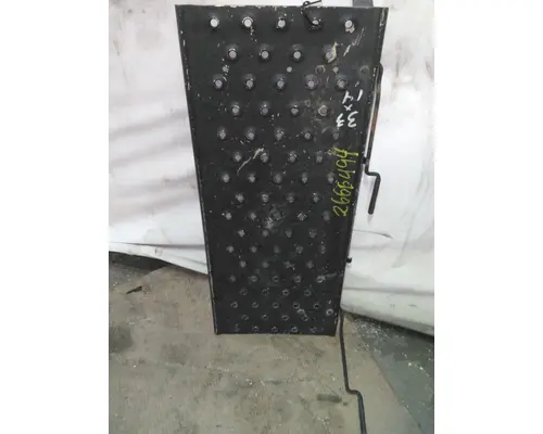 FREIGHTLINER CASCADIA 126 DECK (CATWALK) STEP