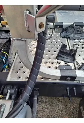FREIGHTLINER CASCADIA 126 DECK (CATWALK) STEP