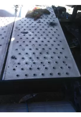 FREIGHTLINER CASCADIA 126 DECK (CATWALK) STEP