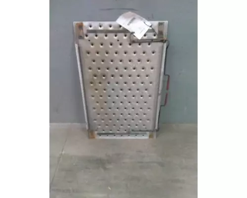 FREIGHTLINER CASCADIA 126 DECK (CATWALK) STEP