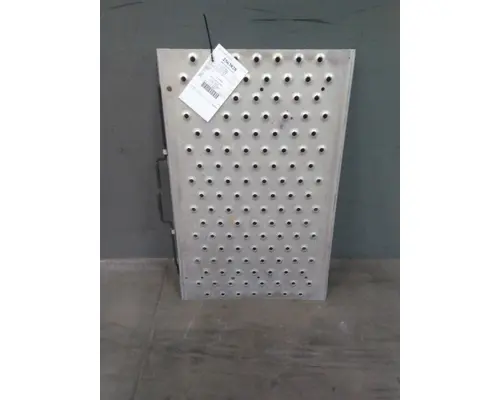 FREIGHTLINER CASCADIA 126 DECK (CATWALK) STEP