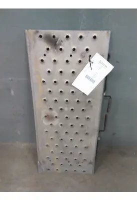 FREIGHTLINER CASCADIA 126 DECK (CATWALK) STEP