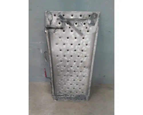 FREIGHTLINER CASCADIA 126 DECK (CATWALK) STEP