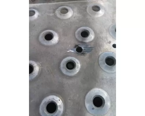 FREIGHTLINER CASCADIA 126 DECK (CATWALK) STEP
