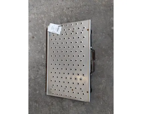 FREIGHTLINER CASCADIA 126 DECK (CATWALK) STEP