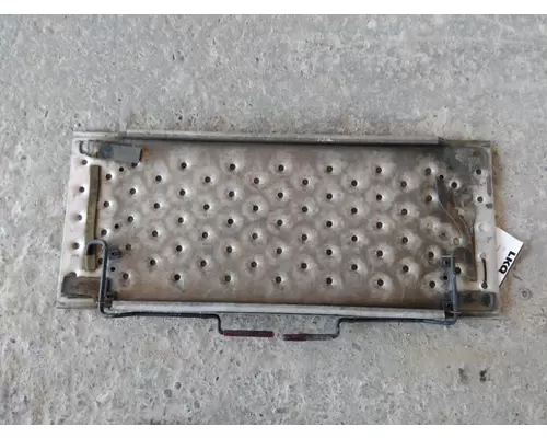 FREIGHTLINER CASCADIA 126 DECK (CATWALK) STEP