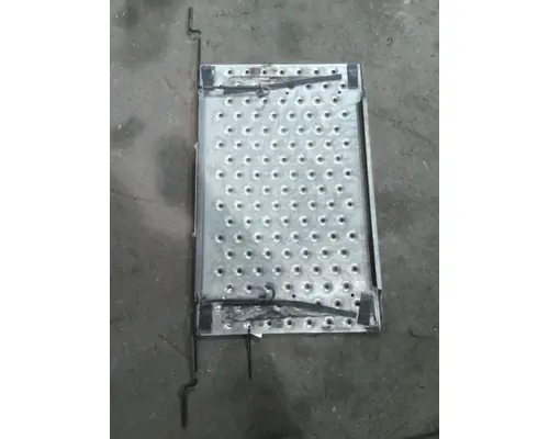 FREIGHTLINER CASCADIA 126 DECK (CATWALK) STEP
