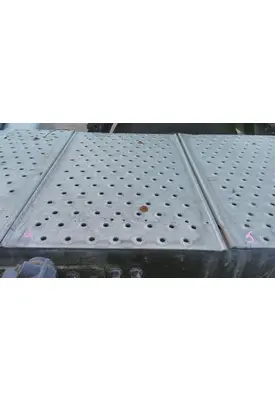 FREIGHTLINER CASCADIA 126 DECK (CATWALK) STEP