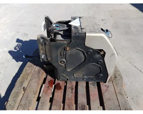 FREIGHTLINER CASCADIA 126 DEF TANK