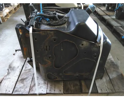 FREIGHTLINER CASCADIA 126 DEF TANK