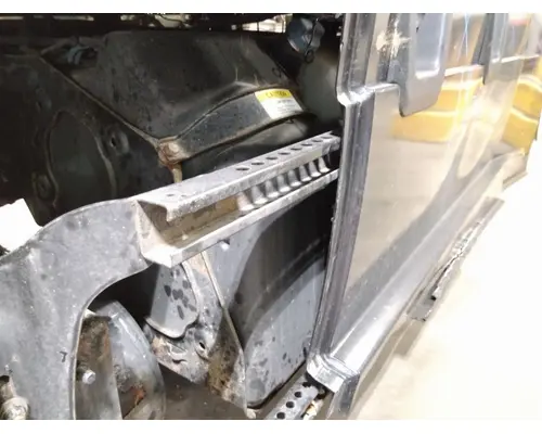 FREIGHTLINER CASCADIA 126 DEF TANK