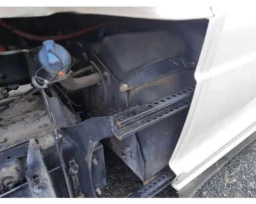FREIGHTLINER CASCADIA 126 DEF TANK
