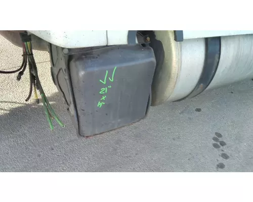FREIGHTLINER CASCADIA 126 DEF TANK