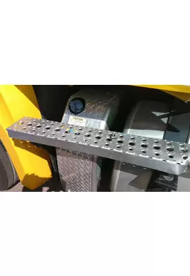 FREIGHTLINER CASCADIA 126 DEF TANK