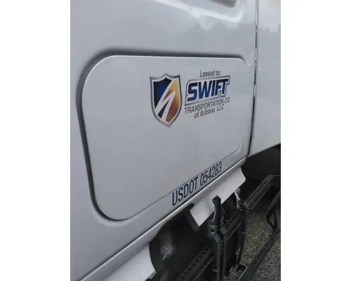 FREIGHTLINER CASCADIA 126 DOOR, COMPARTMENT