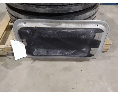 FREIGHTLINER CASCADIA 126 DOOR, COMPARTMENT