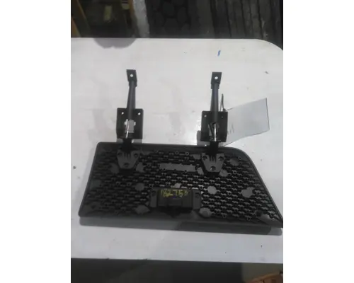 FREIGHTLINER CASCADIA 126 DOOR, COMPARTMENT