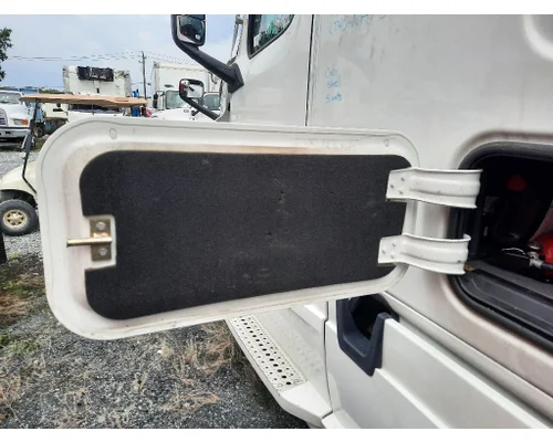 FREIGHTLINER CASCADIA 126 DOOR, COMPARTMENT