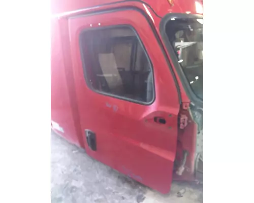 FREIGHTLINER CASCADIA 126 DOOR ASSEMBLY, FRONT